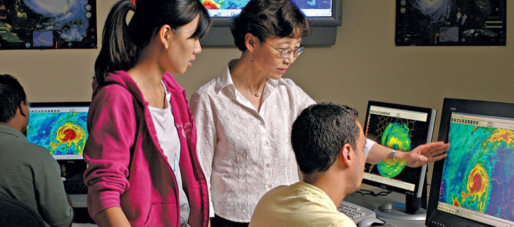 HurrincaneTracking-1240x550