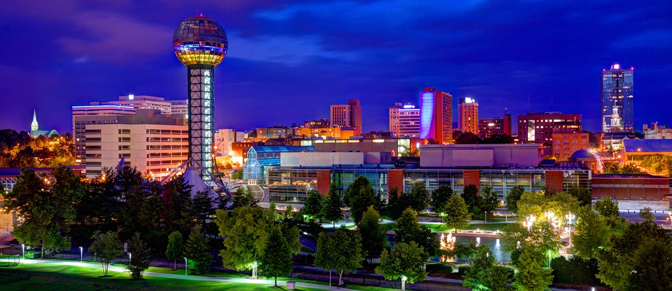 knoxville-tennessee-downtown-nighttime